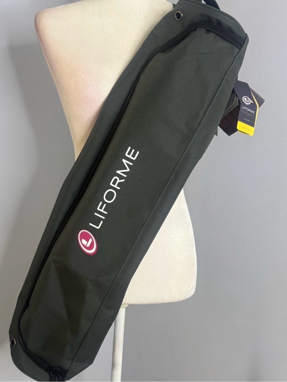 Liforme Dark Gray Yoga Mat
Carry Bag - Picture 6 of 6